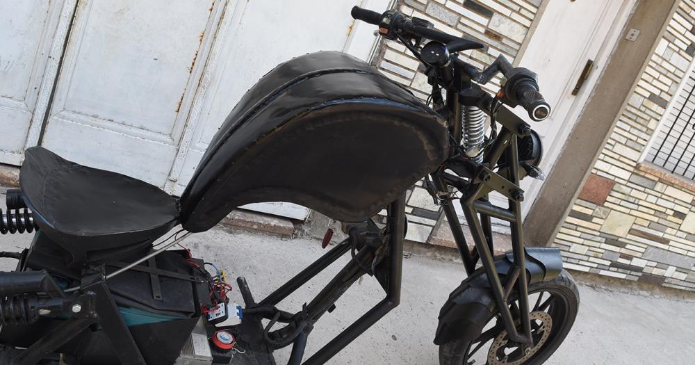 Made in Lomas- un artesano banfilentildeo creoacute una motocicleta eleacutectrica