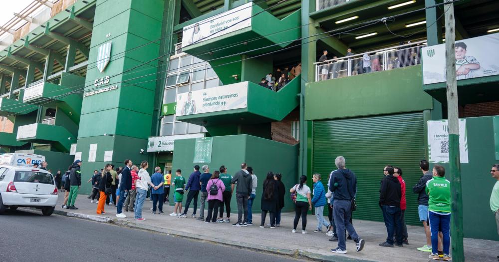 Banfield elige nuevo presidente- arrancaron los comicios