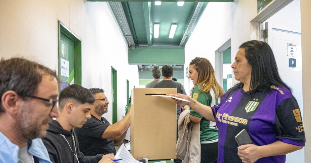 Cerraron las elecciones en Banfield y se esperan los resultados