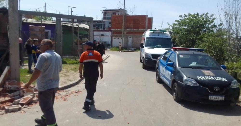 Dos personas heridas por un auto que se incrustoacute en su casa de Budge