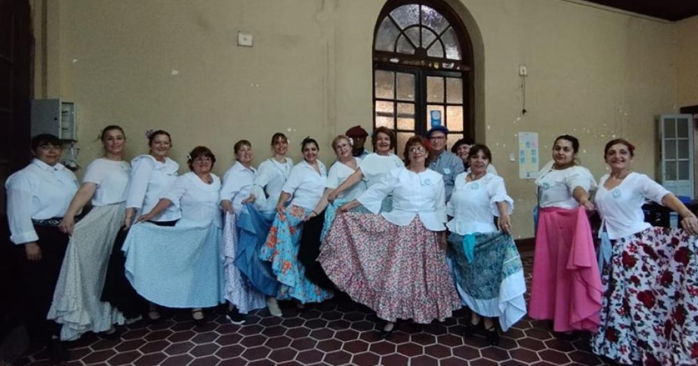 Van a presentarse el ballet de folklore de la biblioteca