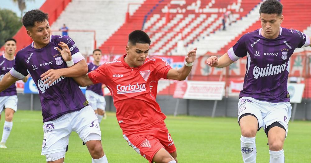 Sandoval cubre la pelota