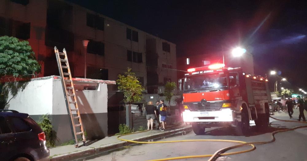 Hubo un arduo trabajo de los Bomberos de Lomas