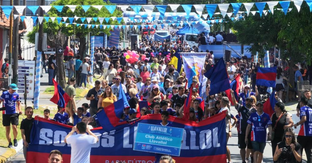 Las instituciones hicieron un desfile lleno de colores y alegrías