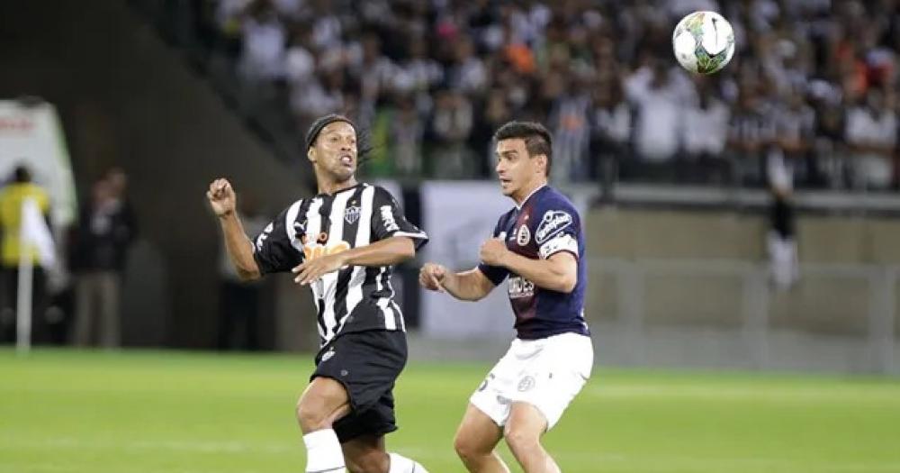 Ronaldinho y Maxi Velzquez