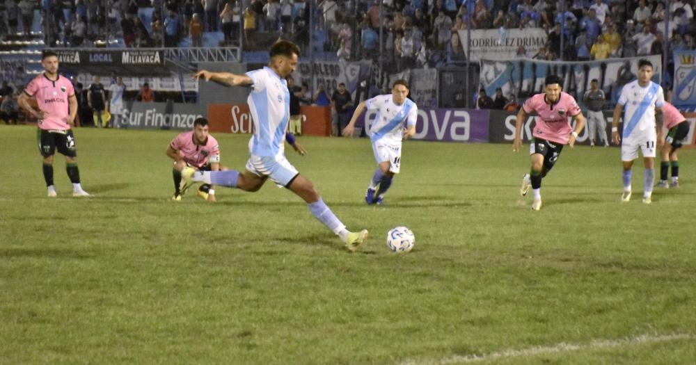 Luis López lamentó su penal errado ante Nueva Chicago