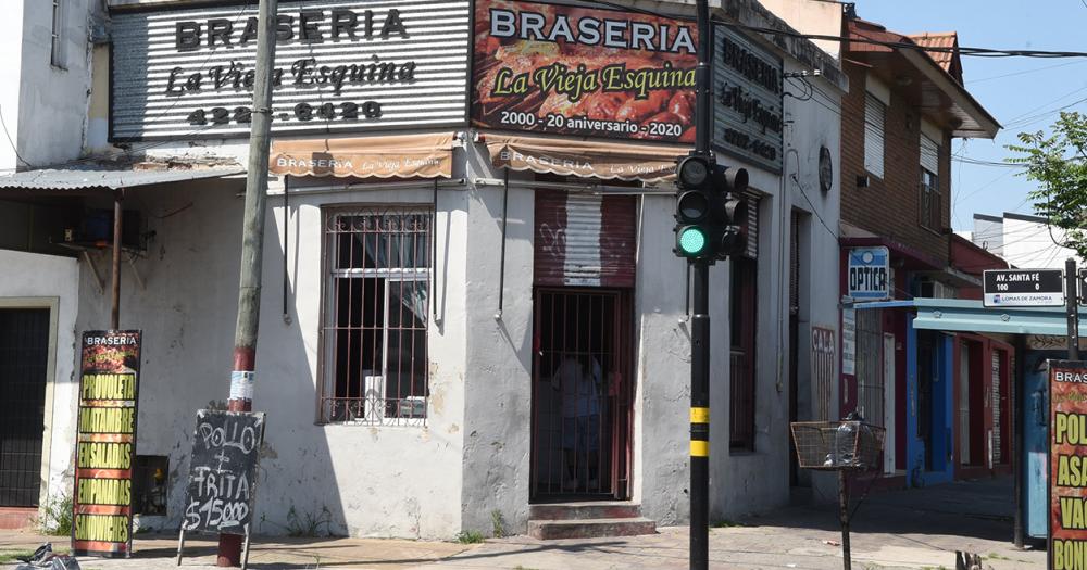 La parrilla se encuentra situada a metros del Estadio Eduardo Gallardón