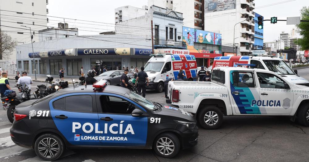 La Policía Emergencias Lomas y Trnsito trabajaron en el lugar