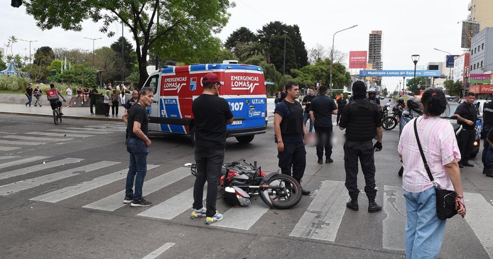 Accidente fatal frente a la Plaza Grigera en Lomas- murioacute un motociclista