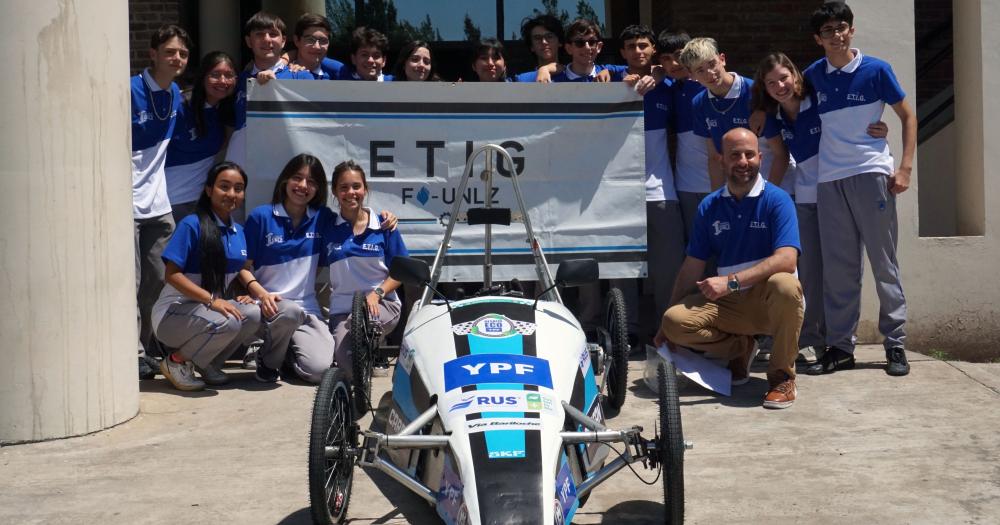 El auto eléctrico del Desafío YPF de la Facultad de Ingeniería de la UNLZ