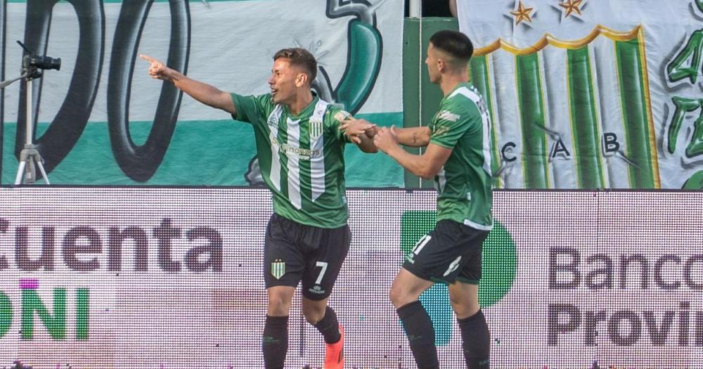 Gerónimo Rivera festeja su gol