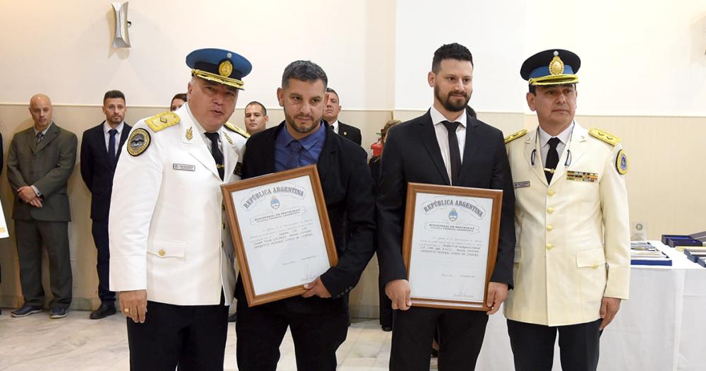 Premiaron la labor y la trayectoria de maacutes de 40 policiacuteas