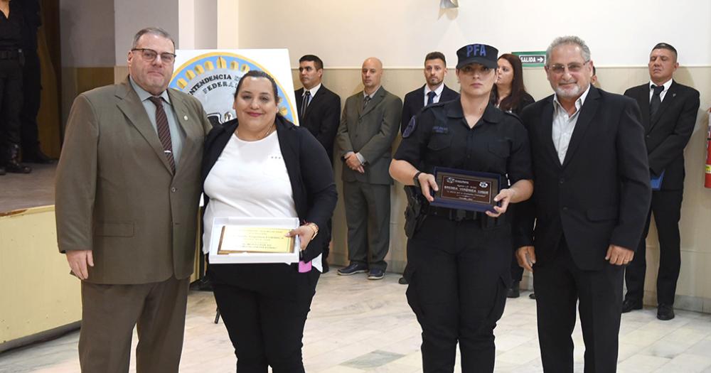 Premiaron la labor y la trayectoria de maacutes de 40 policiacuteas