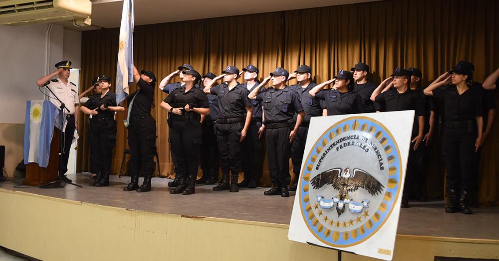 Premiaron la labor y la trayectoria de maacutes de 40 policiacuteas