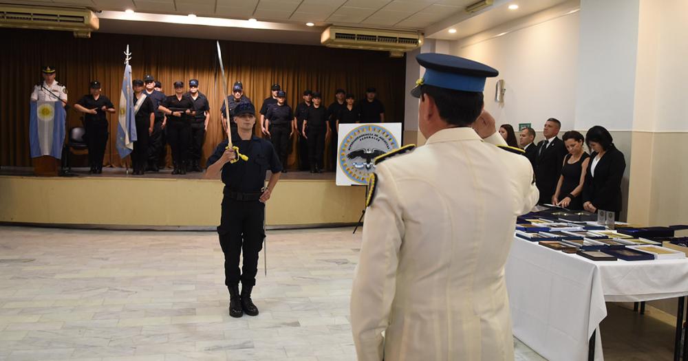 Premiaron la labor y la trayectoria de maacutes de 40 policiacuteas