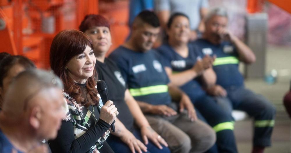 Cristina Kirchner visitó una planta de reciclado en Fiorito