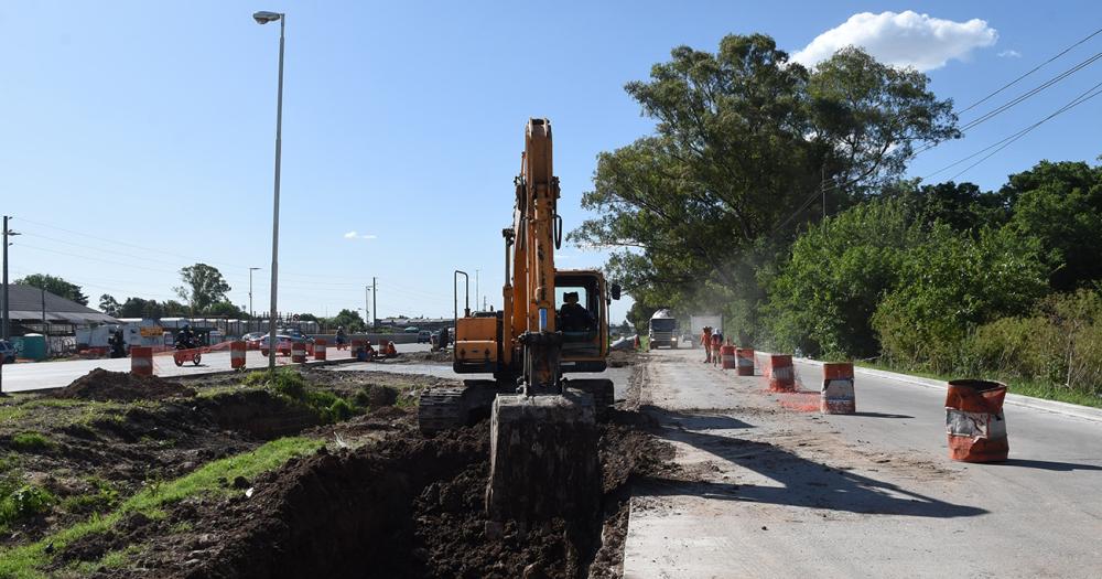 Trabajan para conectar la colectora con la calzada principal