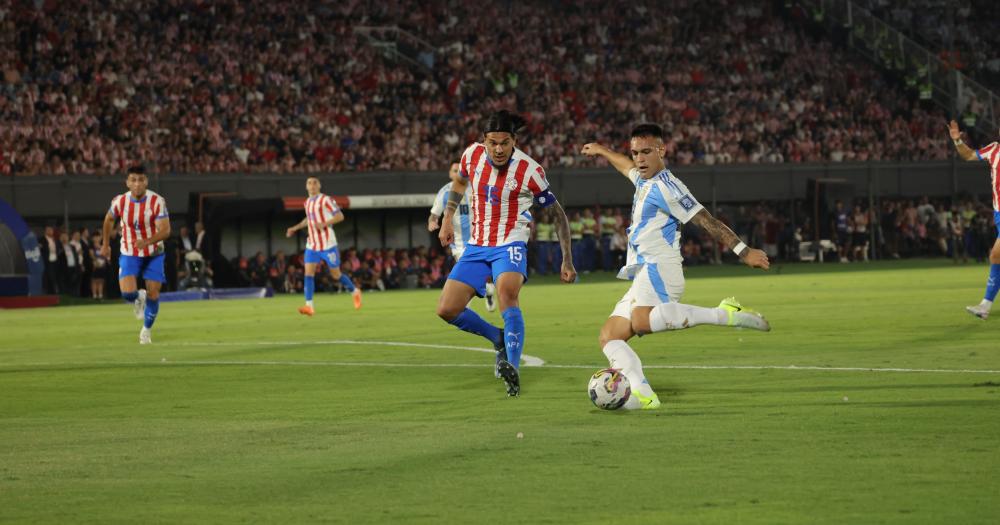 Zurdazo de Lautaro Martínez para el gol argentino