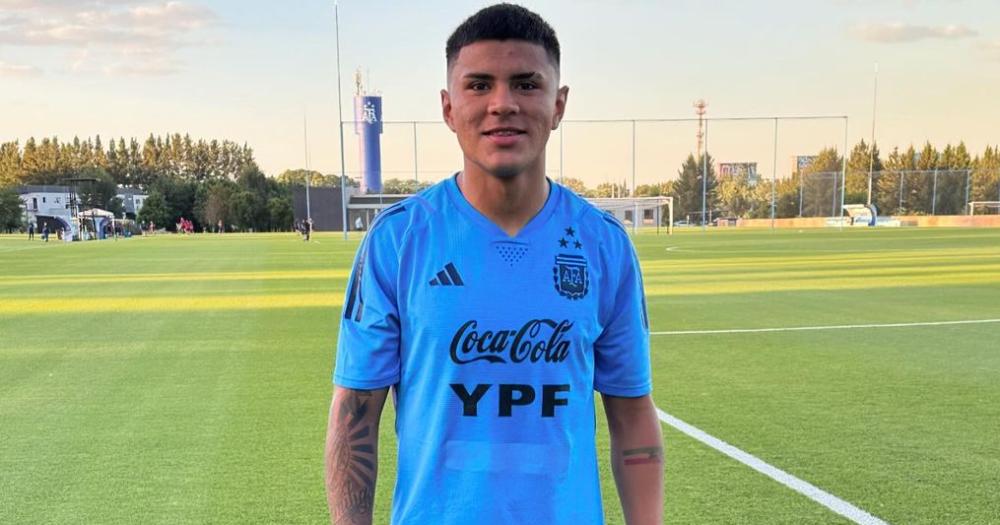 Dylan Aquino anotó el último tanto de la goleada ante Bolivia