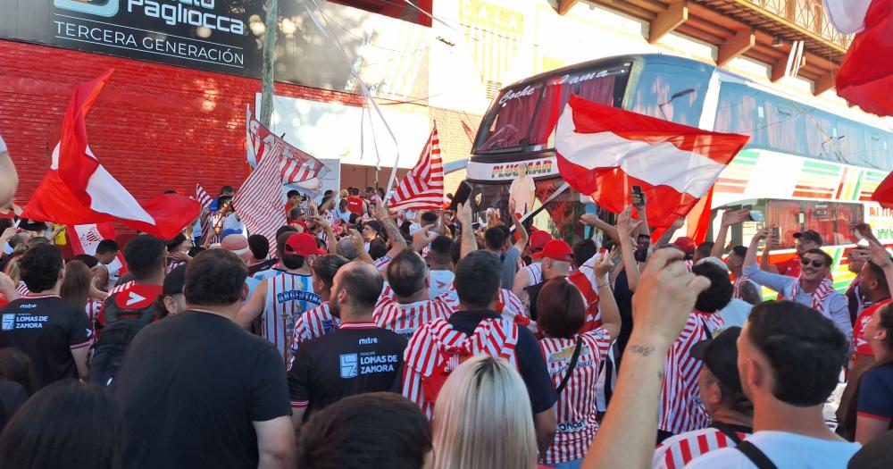 Hubo un centenar hinchas en el estadio Gallardón