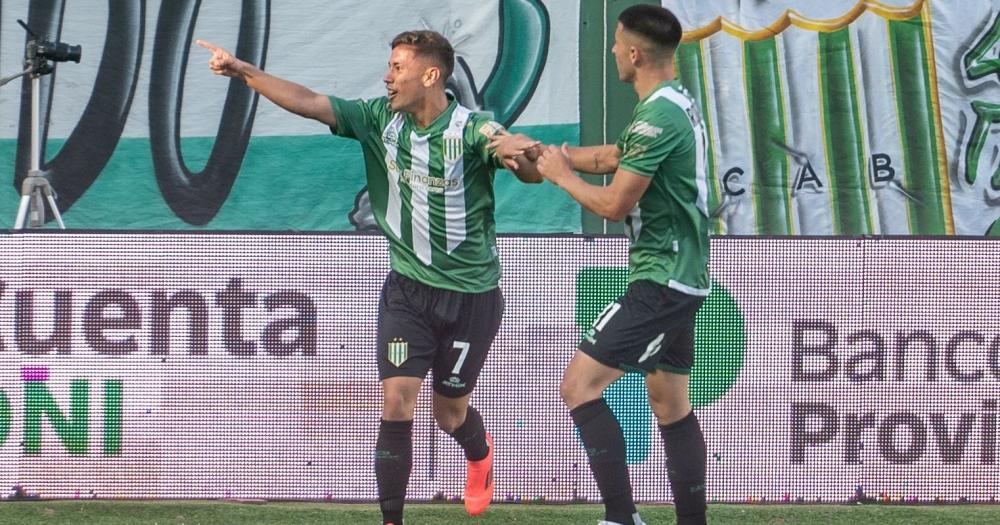 Banfield va por una alegriacutea ante Tigre en el debut de Pico Hernaacutendez