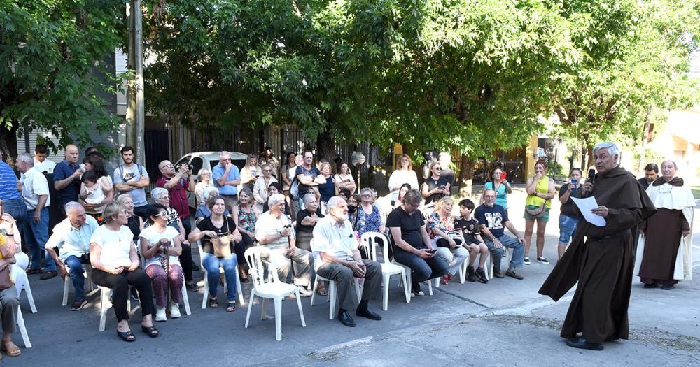 Se inauguroacute el mural que honra a los pioneros de Villa Hipoacutedromo