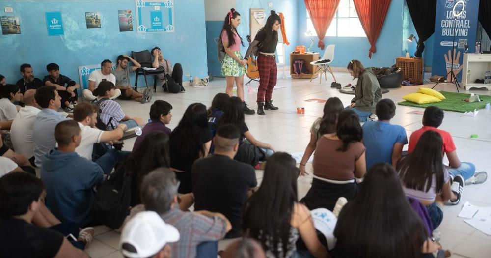 En el Envión de Albertina presentaron una obra de teatro