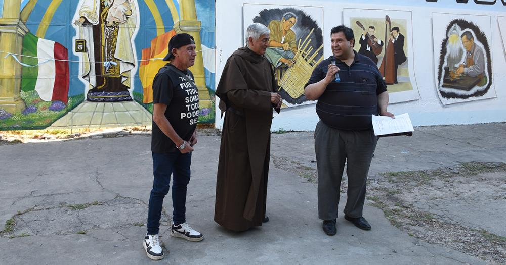 Se inauguroacute el mural que honra a los pioneros de Villa Hipoacutedromo