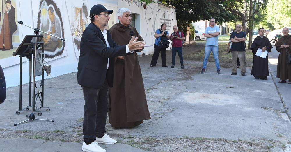 Se inauguroacute el mural que honra a los pioneros de Villa Hipoacutedromo