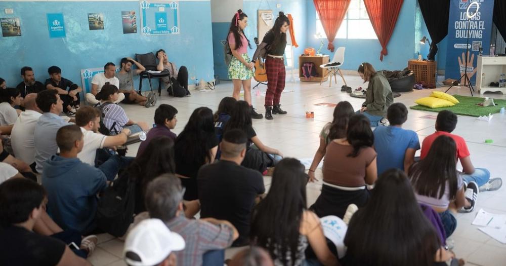 En el Envión de Albertina presentaron una obra de teatro