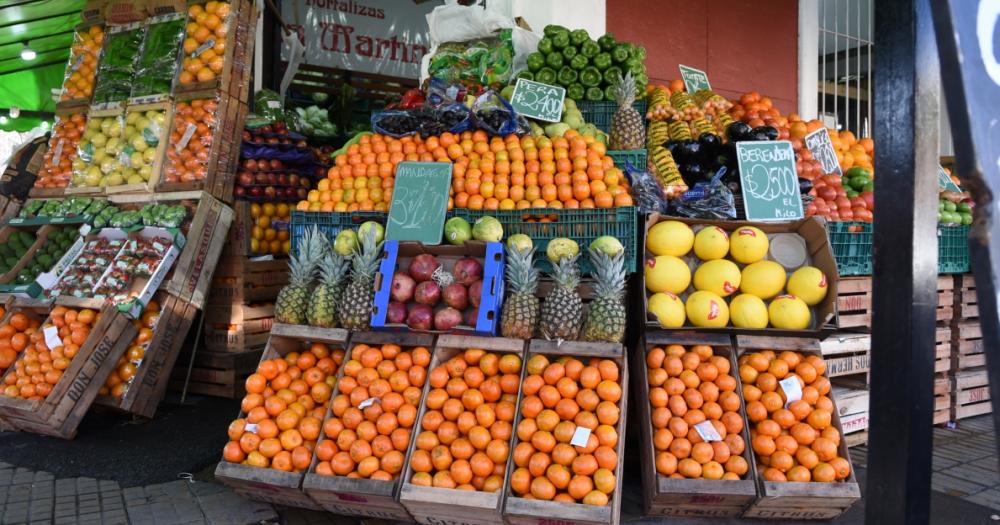 Hasta el domingo ofrecen una promo con todo tipo de frutas y verduras