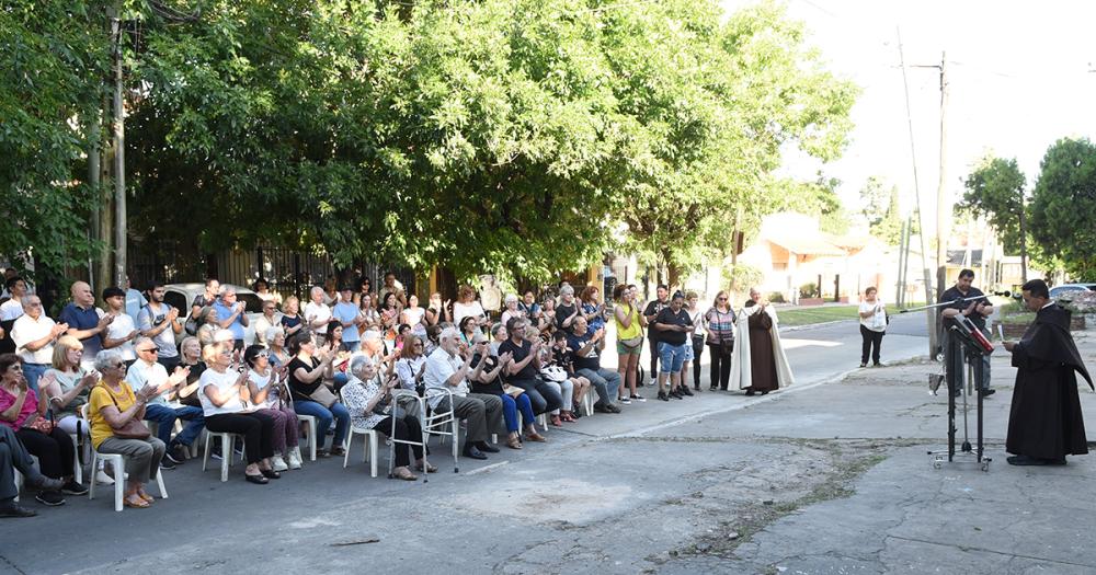 Se inauguroacute el mural que honra a los pioneros de Villa Hipoacutedromo