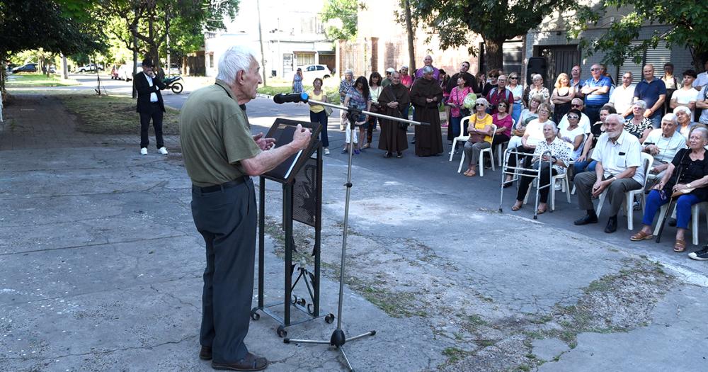 Se inauguroacute el mural que honra a los pioneros de Villa Hipoacutedromo