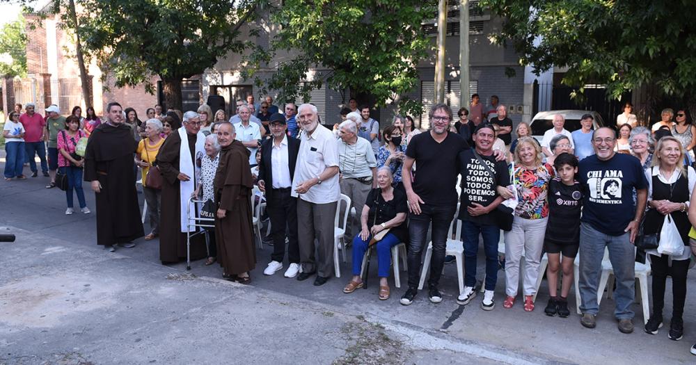 Se inauguroacute el mural que honra a los pioneros de Villa Hipoacutedromo