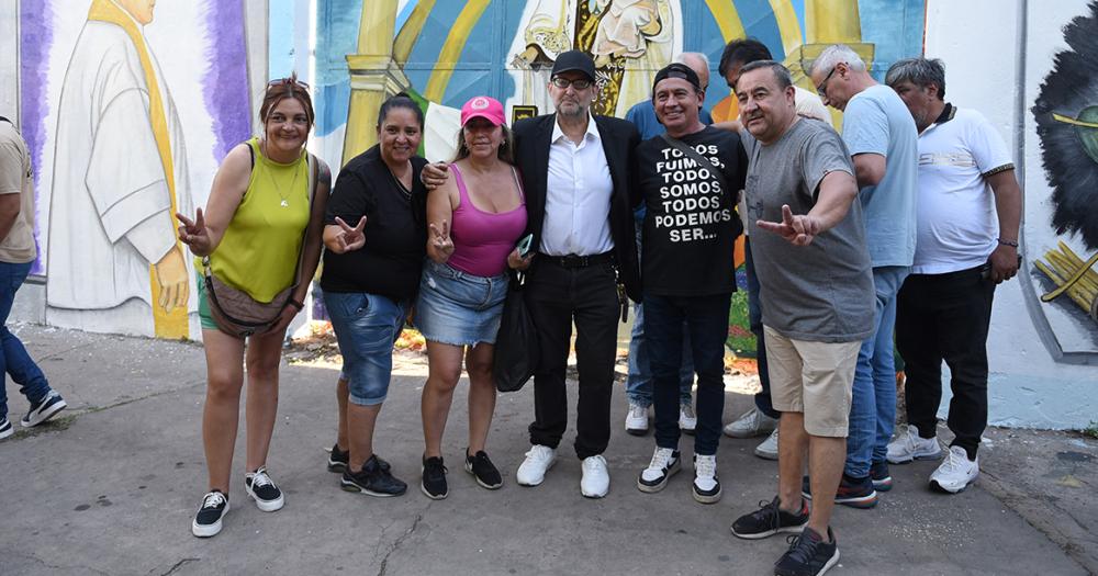 Se inauguroacute el mural que honra a los pioneros de Villa Hipoacutedromo