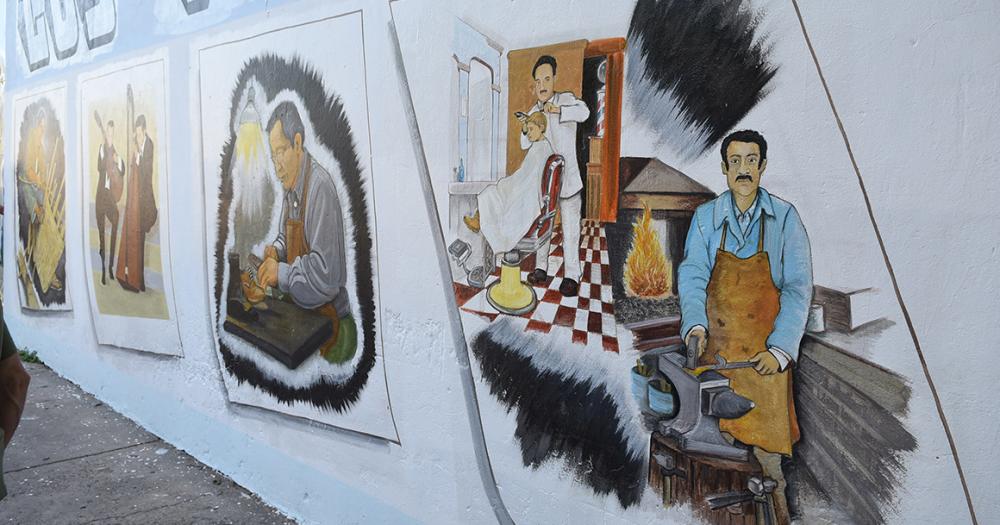 Se inauguroacute el mural que honra a los pioneros de Villa Hipoacutedromo