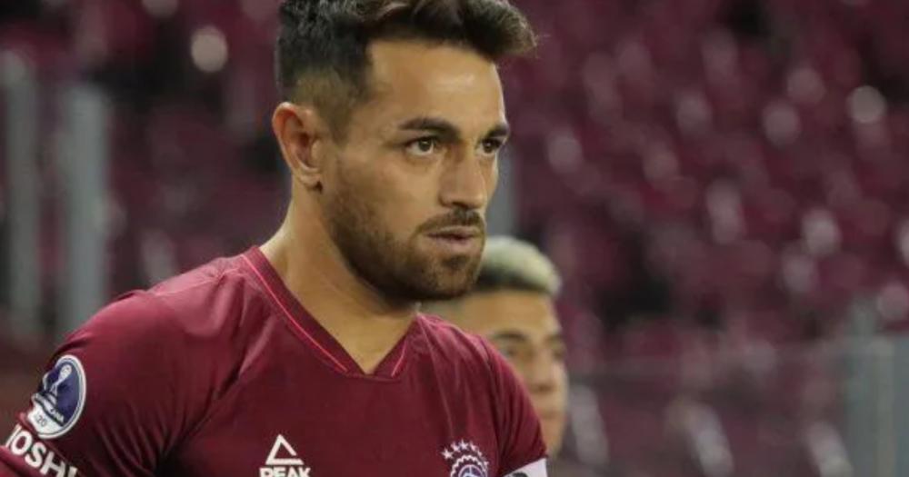 El picante palito del Laucha Acosta a los hinchas de Lanús