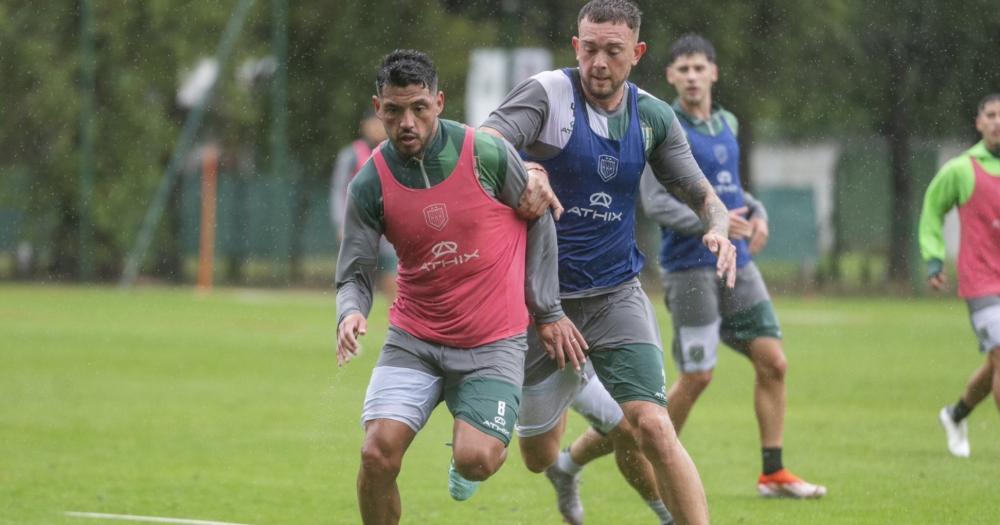 El volante respaldó a los entrenadores interinos