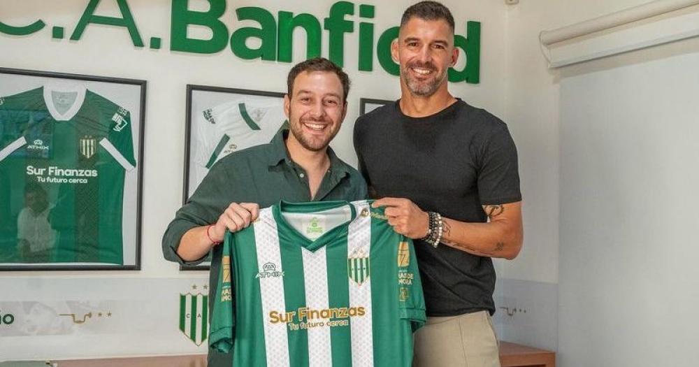 Mariano Anduacutejar tiene el primer apuntado para reforzar a Banfield