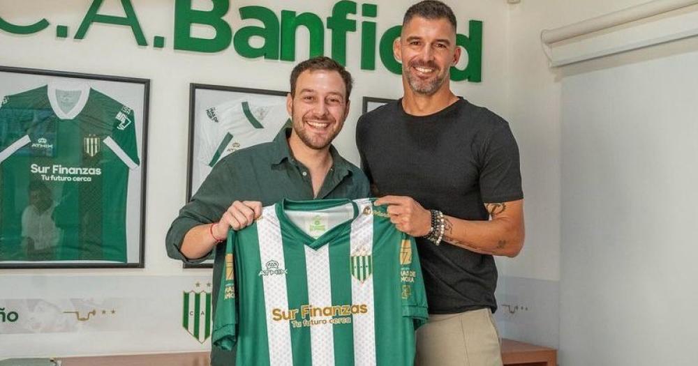 Mariano Anduacutejar tiene el primer apuntado para reforzar a Banfield