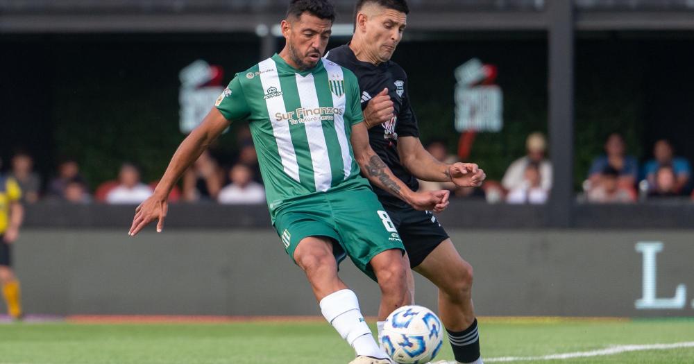 Deportivo Riestra reaccionoacute y con un golazo le empatoacute a Banfield