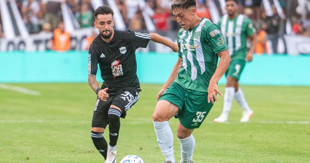 Banfield y Deportivo Riestra repartieron puntos en el Bajo Flores