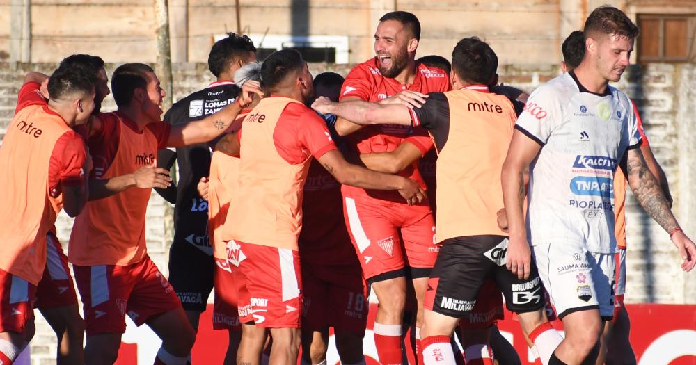 Así se festejó un histórico triunfo ante Deportivo Armenio