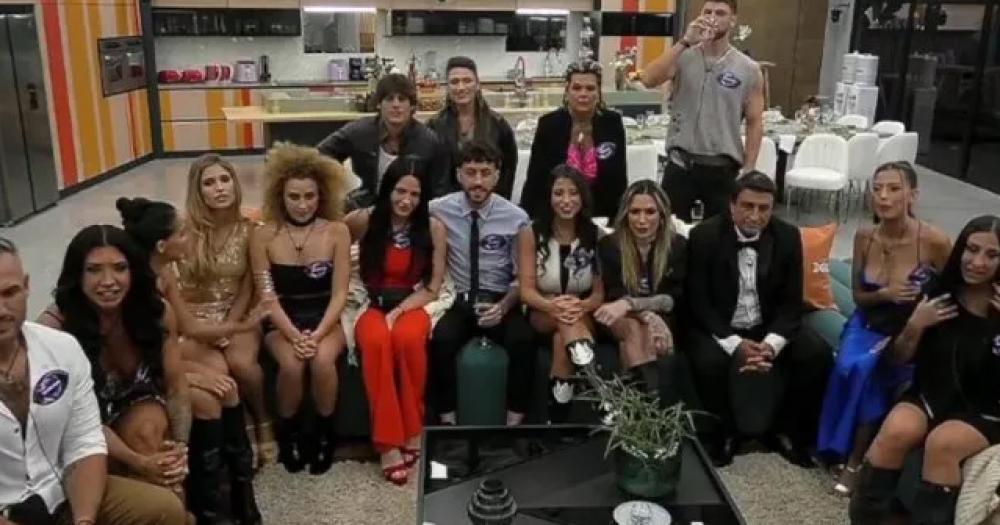 Picante juego en Gran Hermano