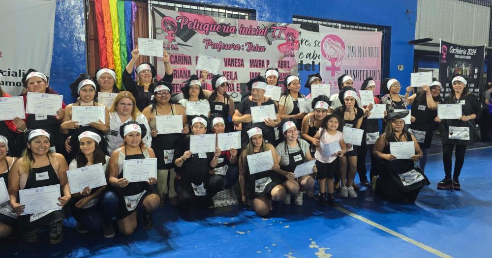 Ms de 400 diplomas entregados durante una ceremonia con un tinte musical distinto