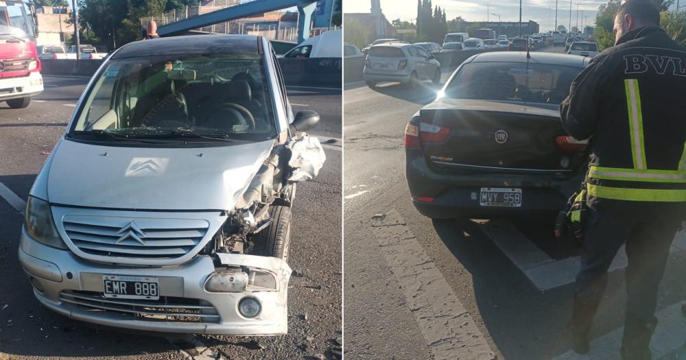 Los vehículos quedaron dañados por el impacto