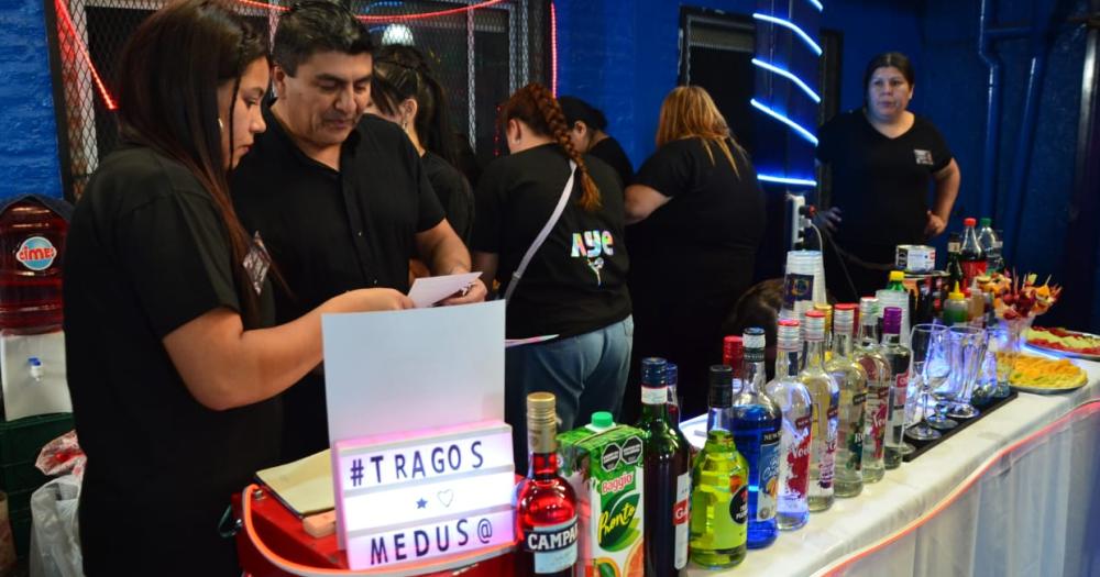 Hubo una gran barra de tragos que se ofrecieron entre los presentes