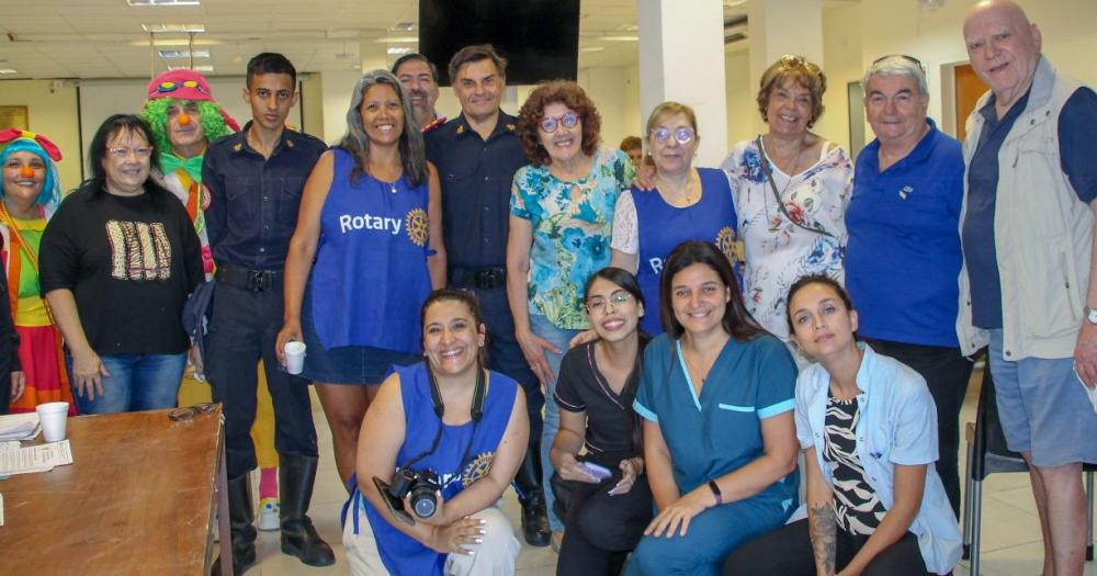 Todo el equipo que trabajó durante la jornada