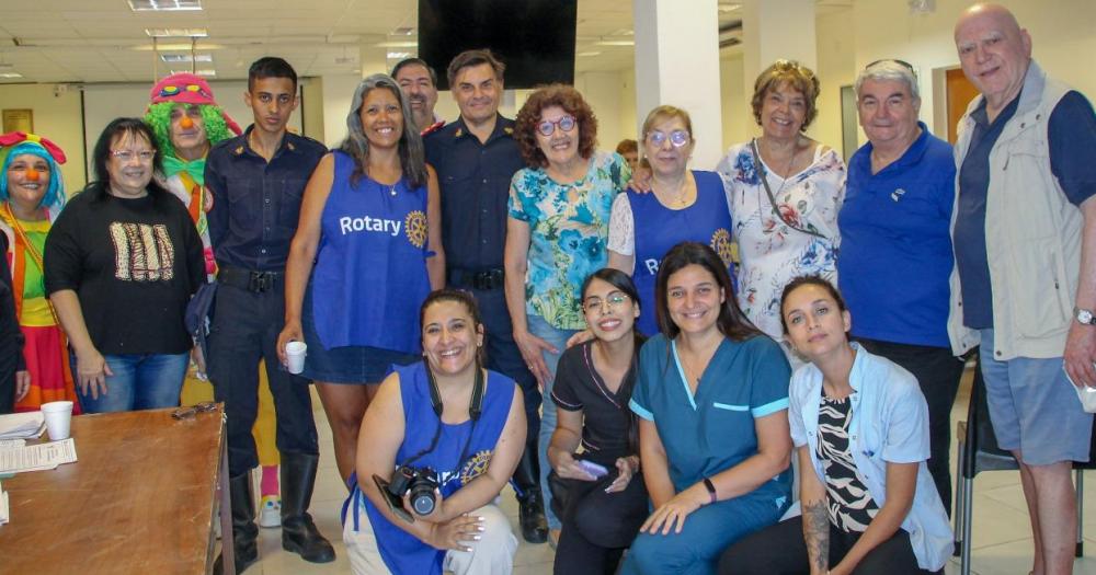 Todo el equipo que trabajó durante la jornada