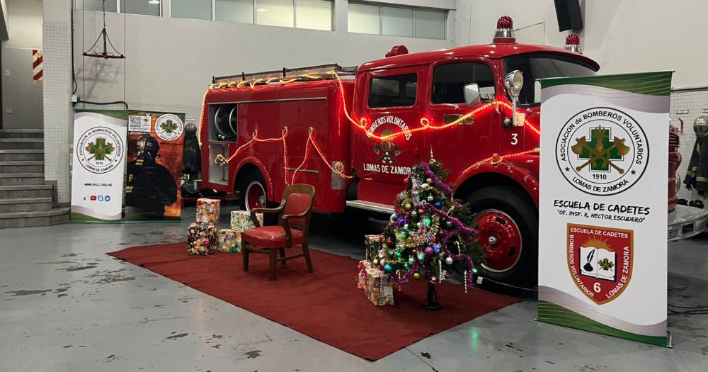 A las 10 de la mañana los chicos visitaron el cuartel central especialmente decorado para la ocasión